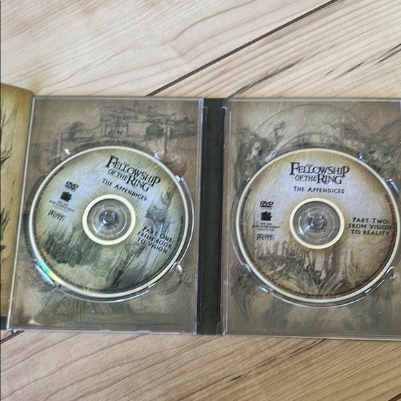 Lord of the Rings and The Hobbit DVD Collection - Picture 3 of 9